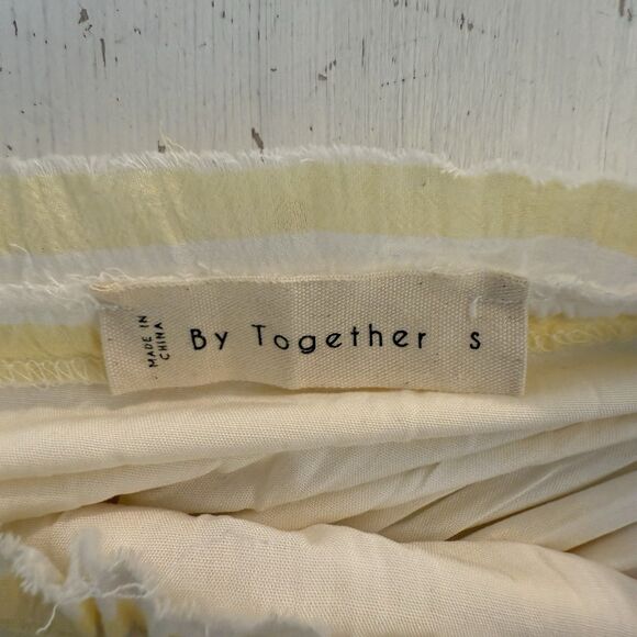 By Together Top S 100% Cotton Self Peplum Raw Hi-Lo Hem Flutter Slve Square Neck - Picture 7 of 8